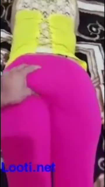 Rubbing Girlfriend Sexy Big Ass Prone Bone Position.mp4 - تماشای آنلاین در بکن تو