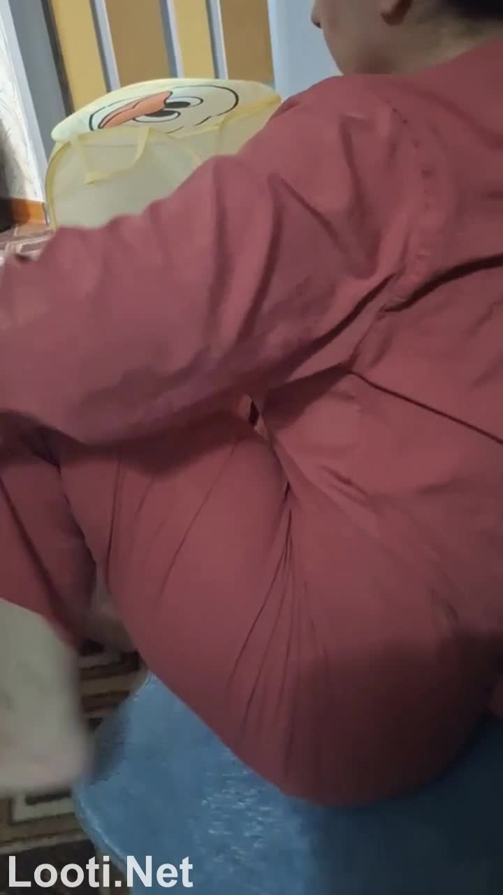 مادر و پسر شمالی پسر به مادرش میگه داگی شو مادرش میگه به کونم دست نزنی.mp4 - تماشای آنلاین در بکن تو