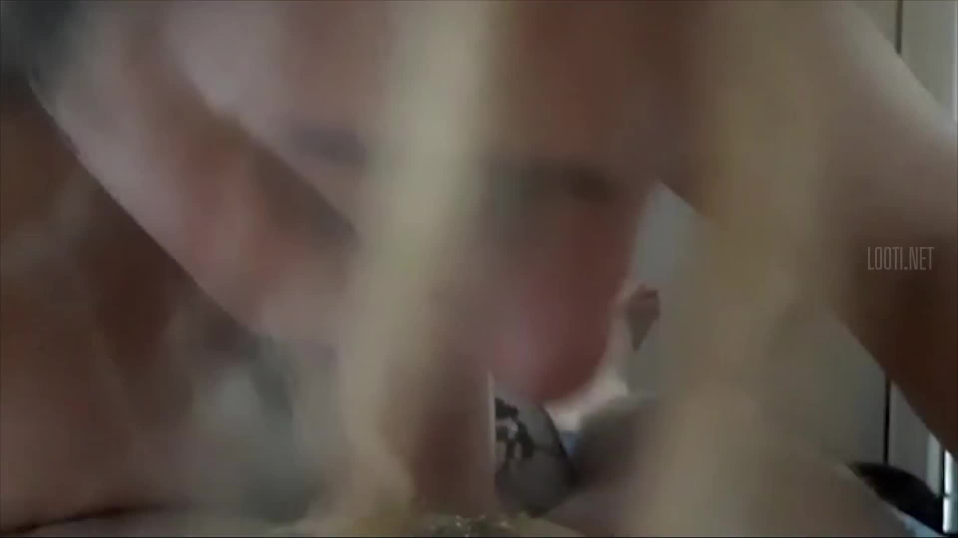 دختره رو کیر دوس پسرش دنت میریزه و ساک میزنه همراه با چهره و ممه های ۹۵.mp4 - تماشای آنلاین در بکن تو