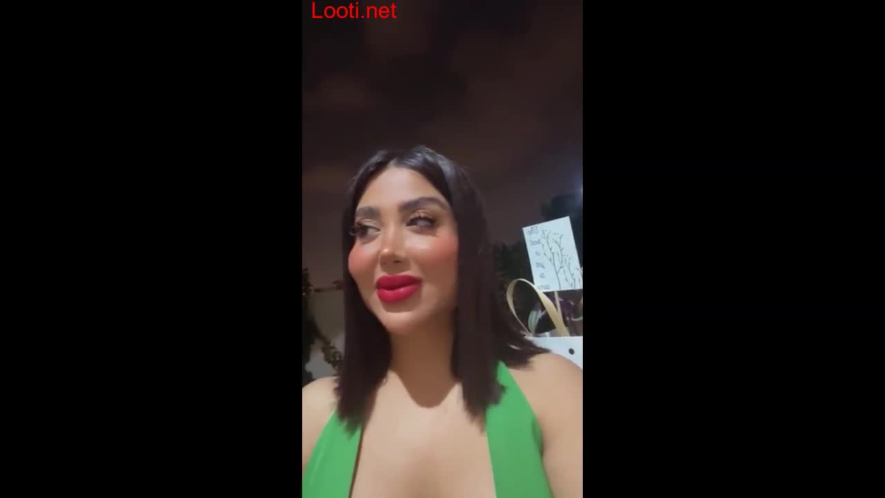 لایو داف خشگل ایرانی با ممه های بزرگ.mp4 - تماشای آنلاین در بکن تو