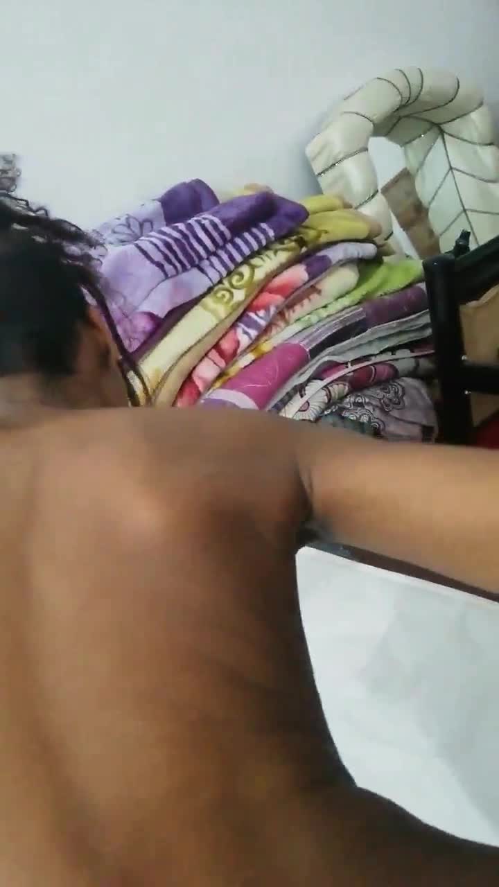 گاییدن کوس سبزه و لاغر و تنگ با چهره آه و ناله سکسی.mp4 - تماشای آنلاین در بکن تو