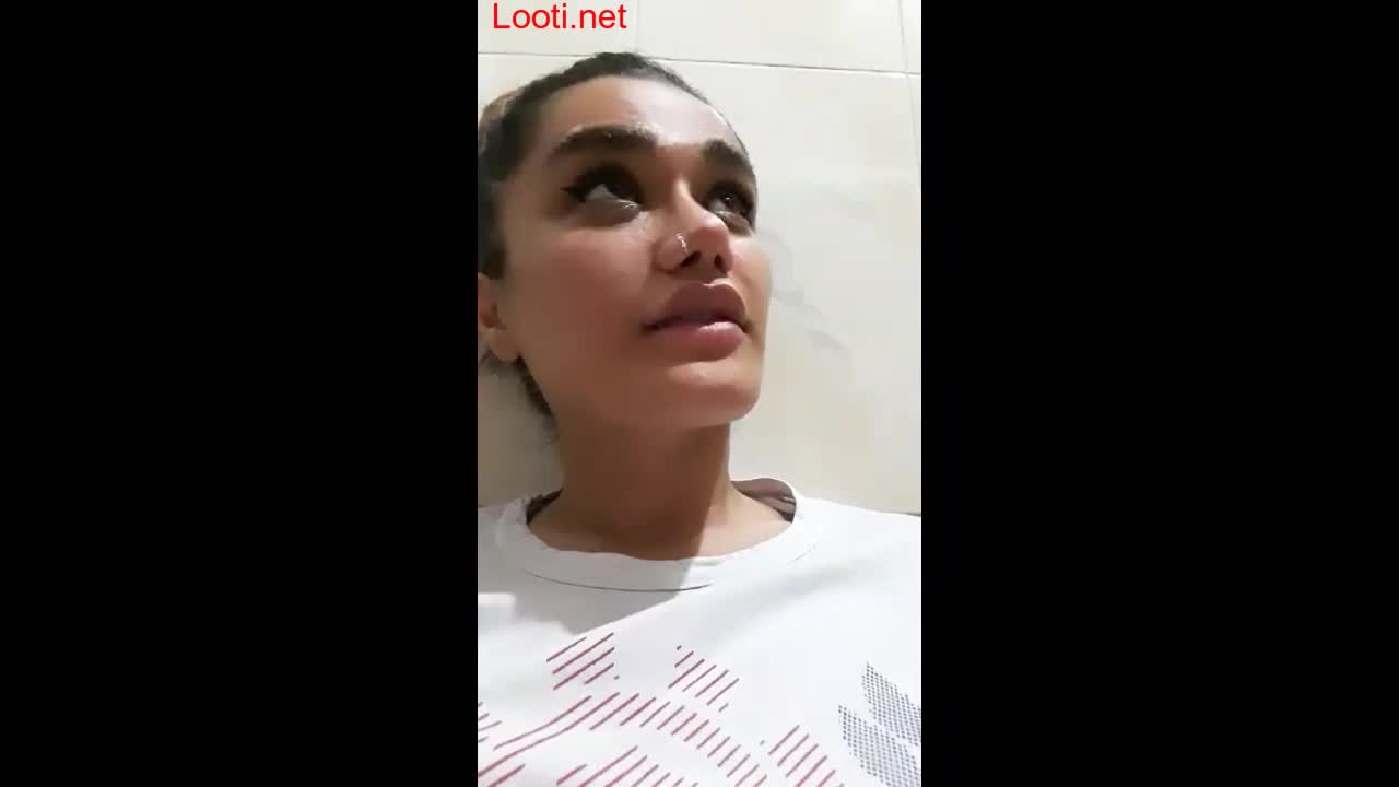 لایو دوتا خواهر که نوک ممه های همدیگرو میخورن.mp4 - تماشای آنلاین در بکن تو