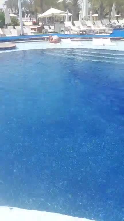 لایوسحر داخل استخر تو دبی باشورتوسوتین.mp4 - تماشای آنلاین در بکن تو