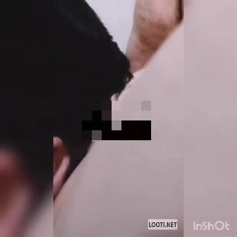 گاییدن میلف بیزنسی یکی کیرشو کردن دهنش اون یکی هم کسش رو میماله و انگشت میکنه.mp4 - تماشای آنلاین در بکن تو
