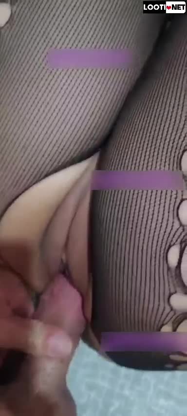 سکس با دختر وطنی پاهاشو داده بالا کس کلوچه ایش افتاده بیرون و پسره داره میکنتش.mp4 - تماشای آنلاین در بکن تو