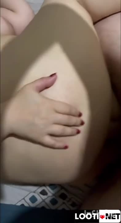دختره یور خوابیده از کس ب دوست پسرش میده خیلی شهوتیه این خوشگله.mp4 - تماشای آنلاین در بکن تو